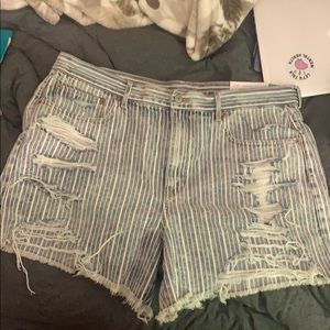 90s BOYFRIEND SHORTS